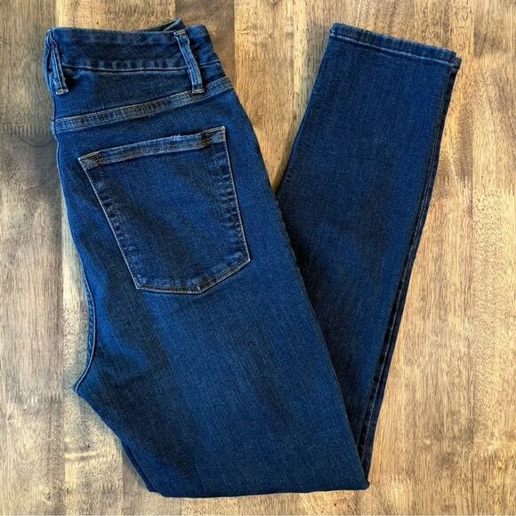 Good American Women’s Good Legs Crop Distressed Skinny Denim Jeans Size 10/30 - Picture 8 of 8